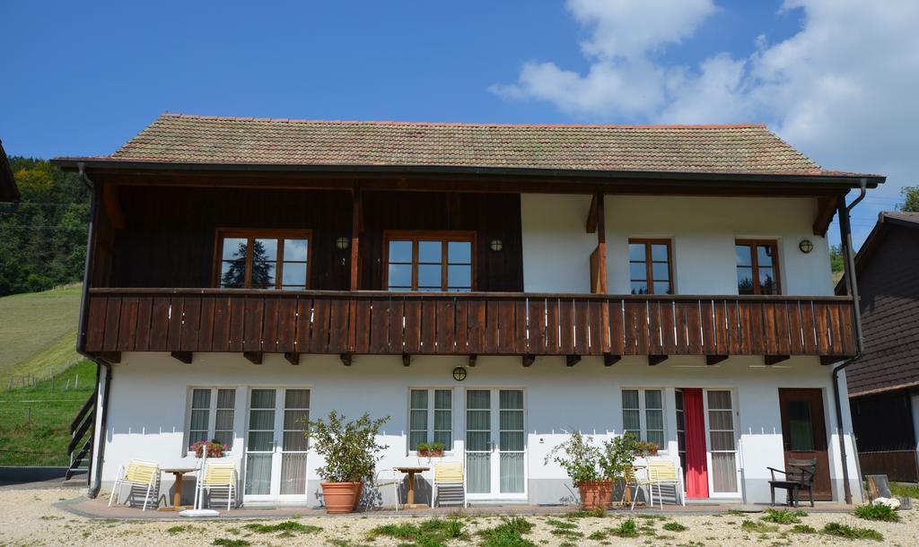Miramont Horse Trekking Hostel Saicourt Exterior photo